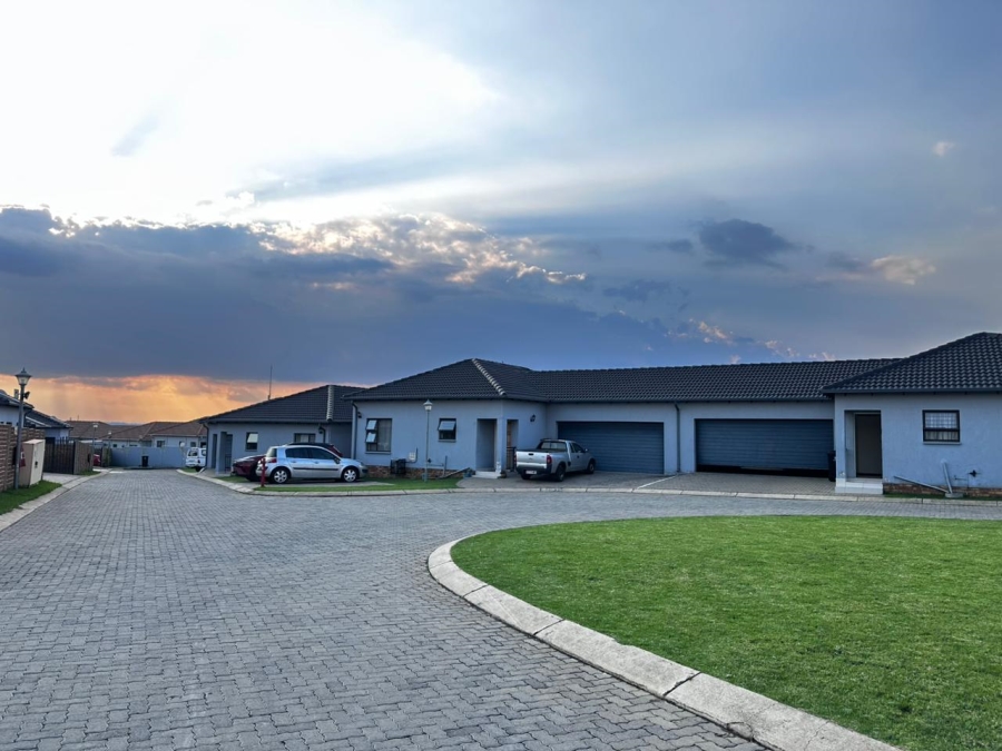 To Let 3 Bedroom Property for Rent in Parkrand Gauteng
