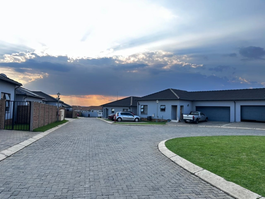 To Let 3 Bedroom Property for Rent in Parkrand Gauteng