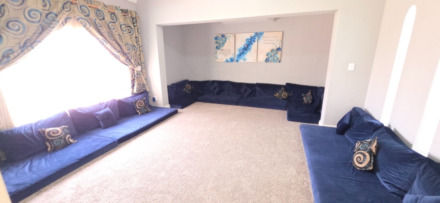 4 Bedroom Property for Sale in Laudium Gauteng