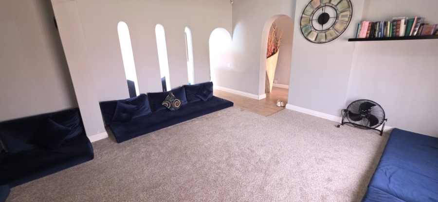 4 Bedroom Property for Sale in Laudium Gauteng