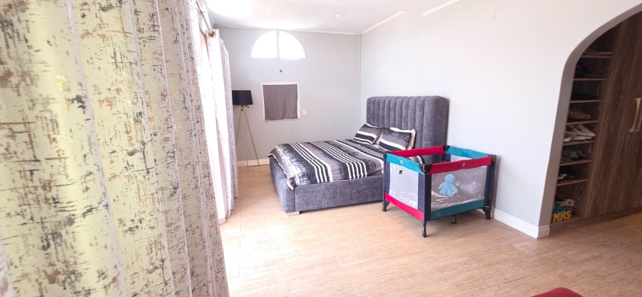 4 Bedroom Property for Sale in Laudium Gauteng