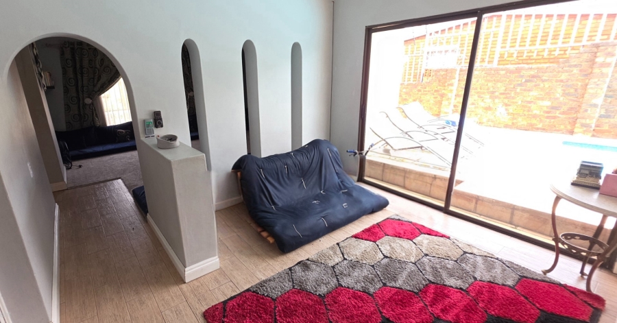 4 Bedroom Property for Sale in Laudium Gauteng