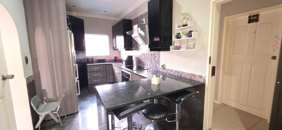 4 Bedroom Property for Sale in Laudium Gauteng