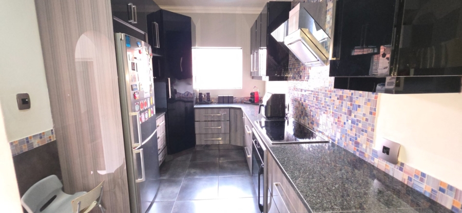 4 Bedroom Property for Sale in Laudium Gauteng