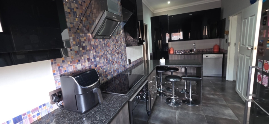 4 Bedroom Property for Sale in Laudium Gauteng