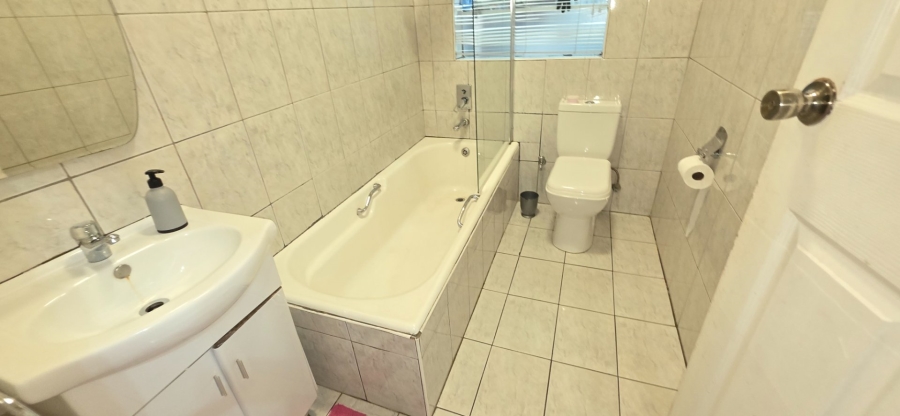 4 Bedroom Property for Sale in Laudium Gauteng