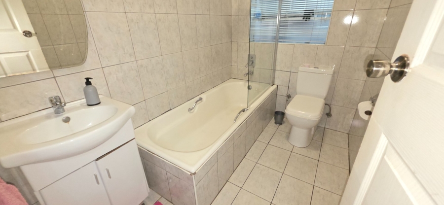 4 Bedroom Property for Sale in Laudium Gauteng