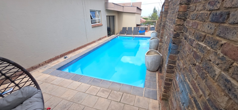 4 Bedroom Property for Sale in Laudium Gauteng