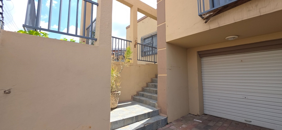 4 Bedroom Property for Sale in Laudium Gauteng
