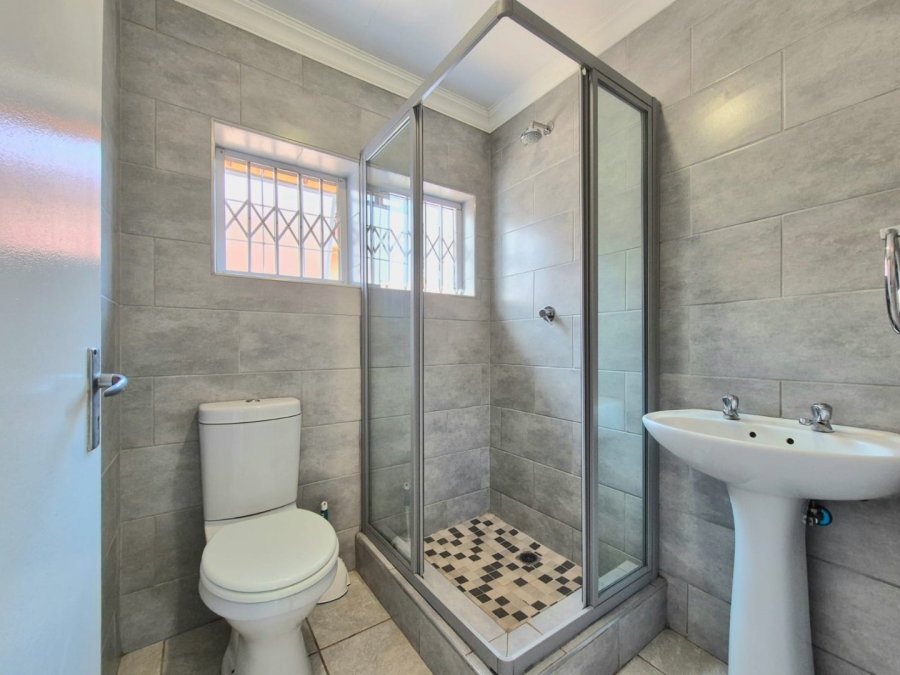 3 Bedroom Property for Sale in Hennopspark Gauteng