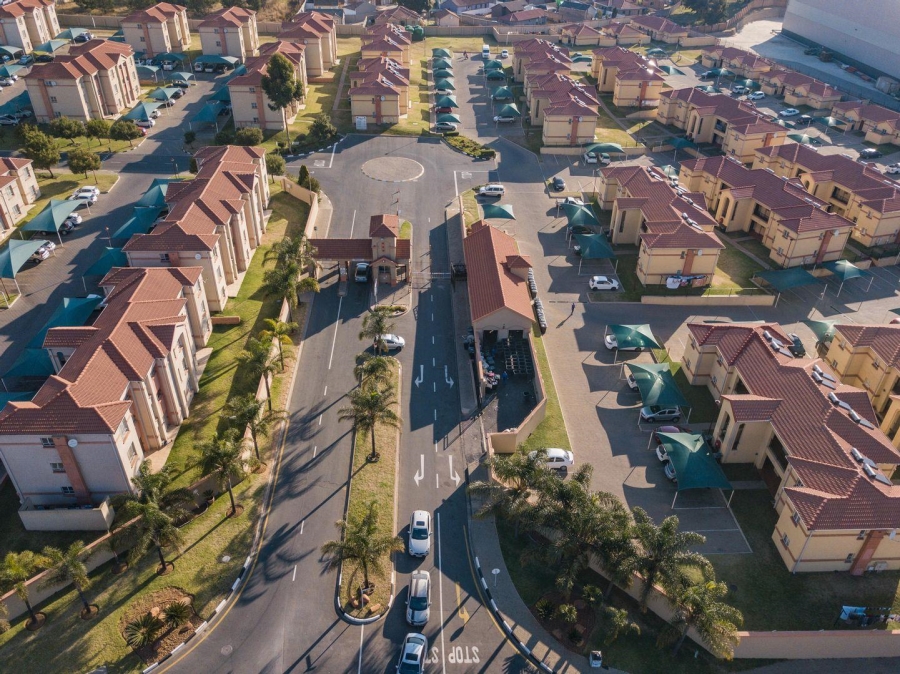 2 Bedroom Property for Sale in Ormonde View Gauteng