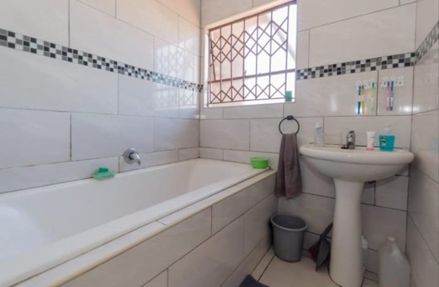 3 Bedroom Property for Sale in Alliance Gauteng
