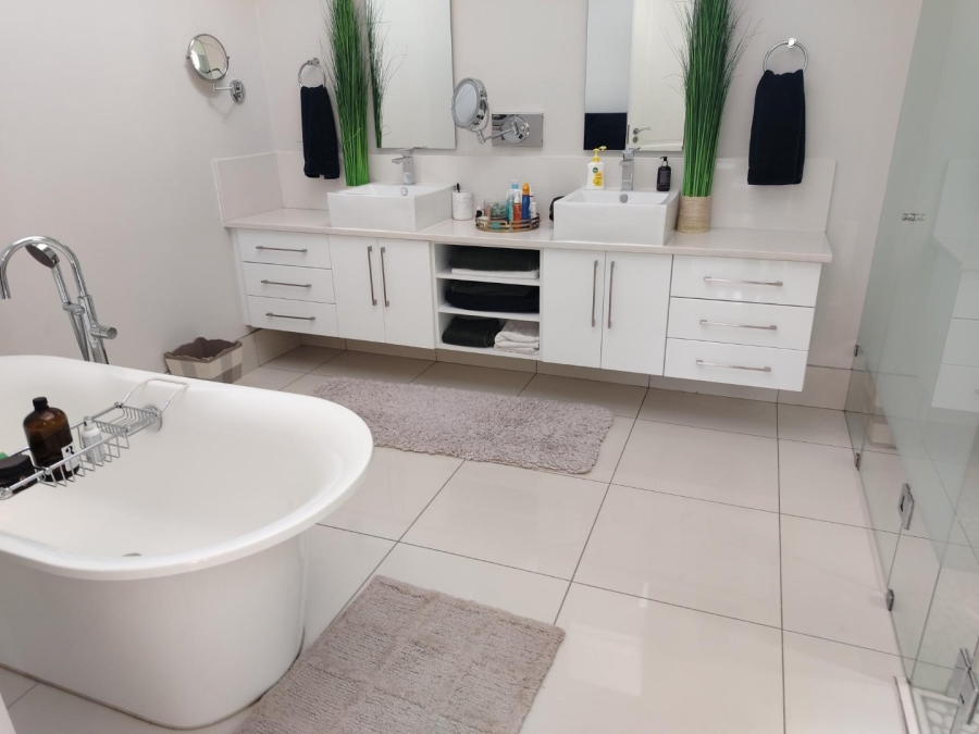 3 Bedroom Property for Sale in Dunkeld West Gauteng