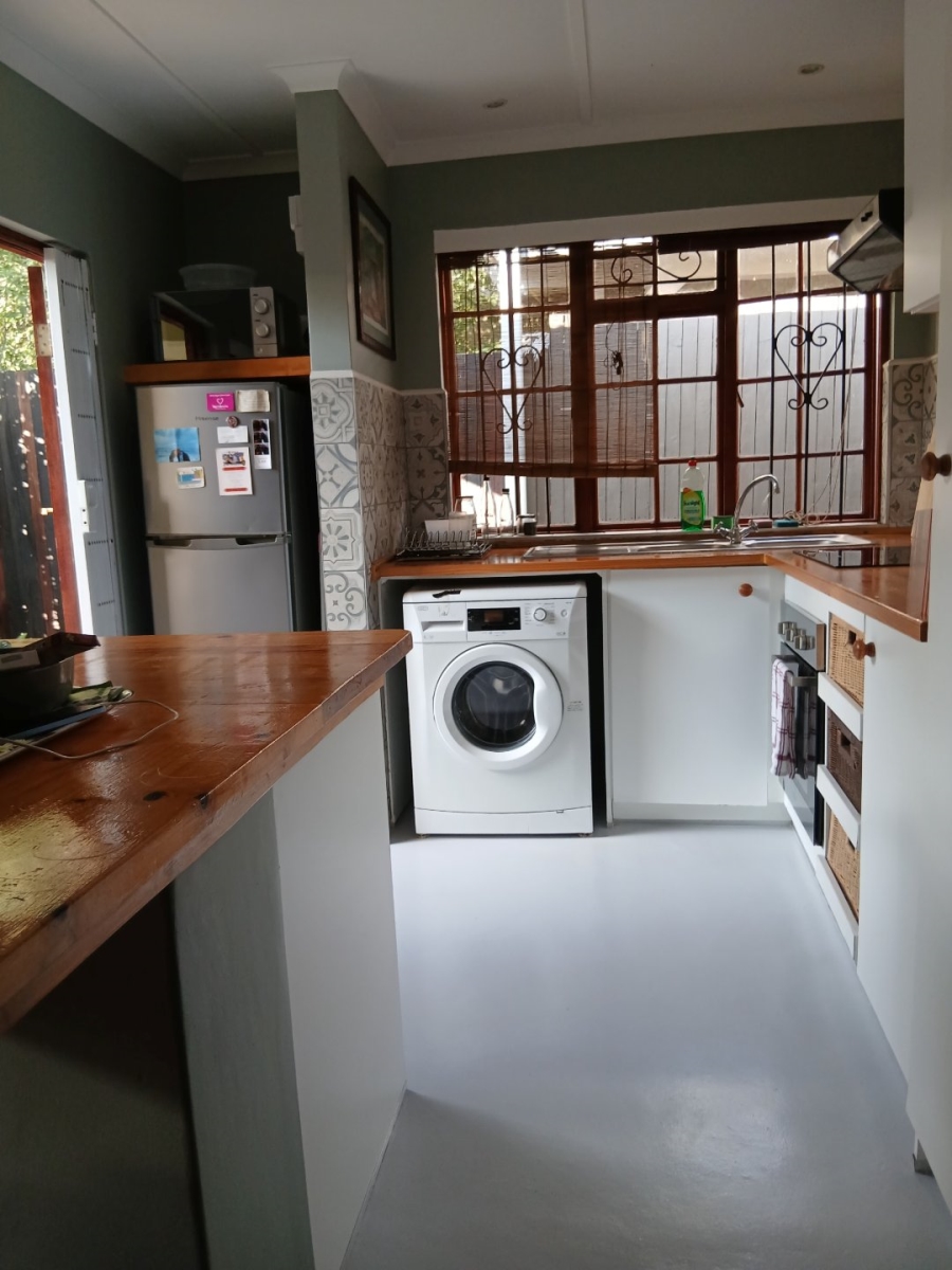To Let 1 Bedroom Property for Rent in Highlands North Gauteng