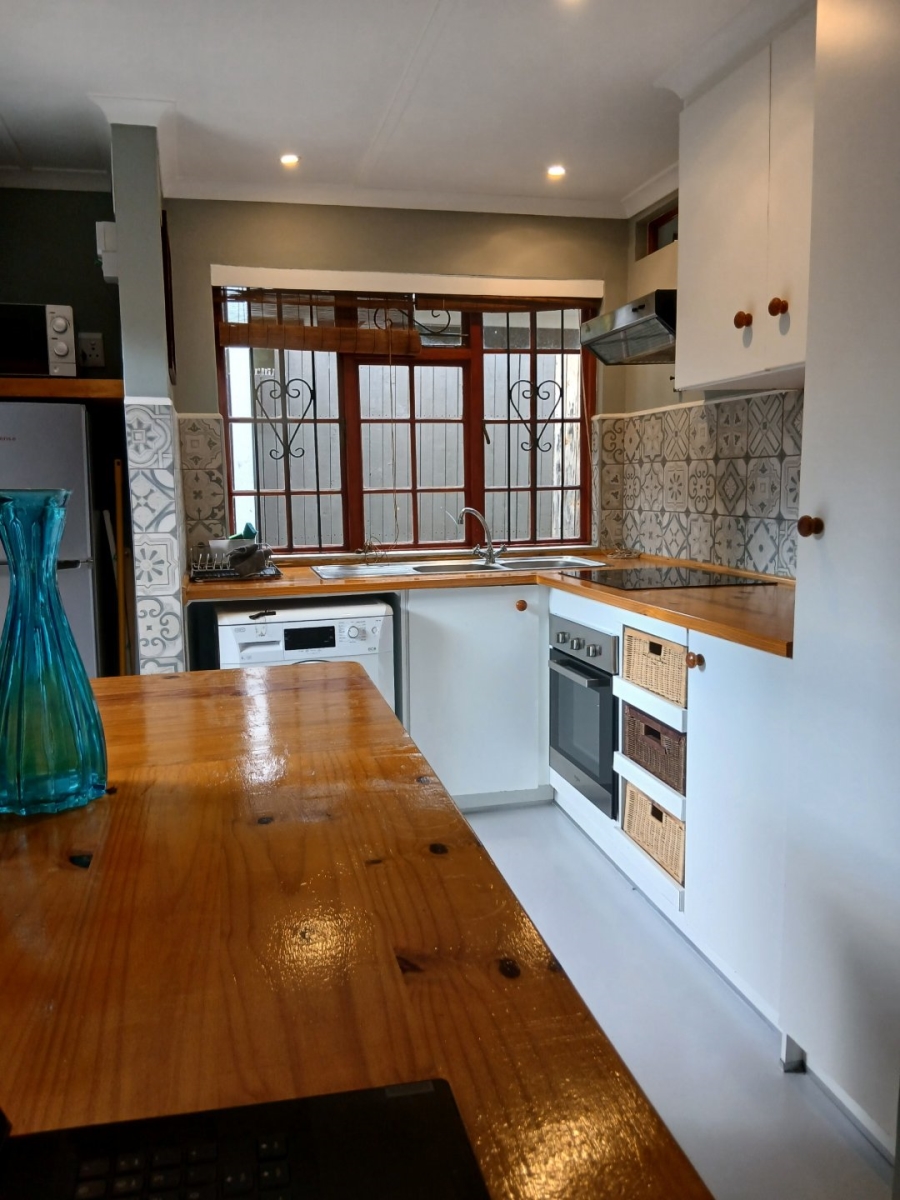 To Let 1 Bedroom Property for Rent in Highlands North Gauteng