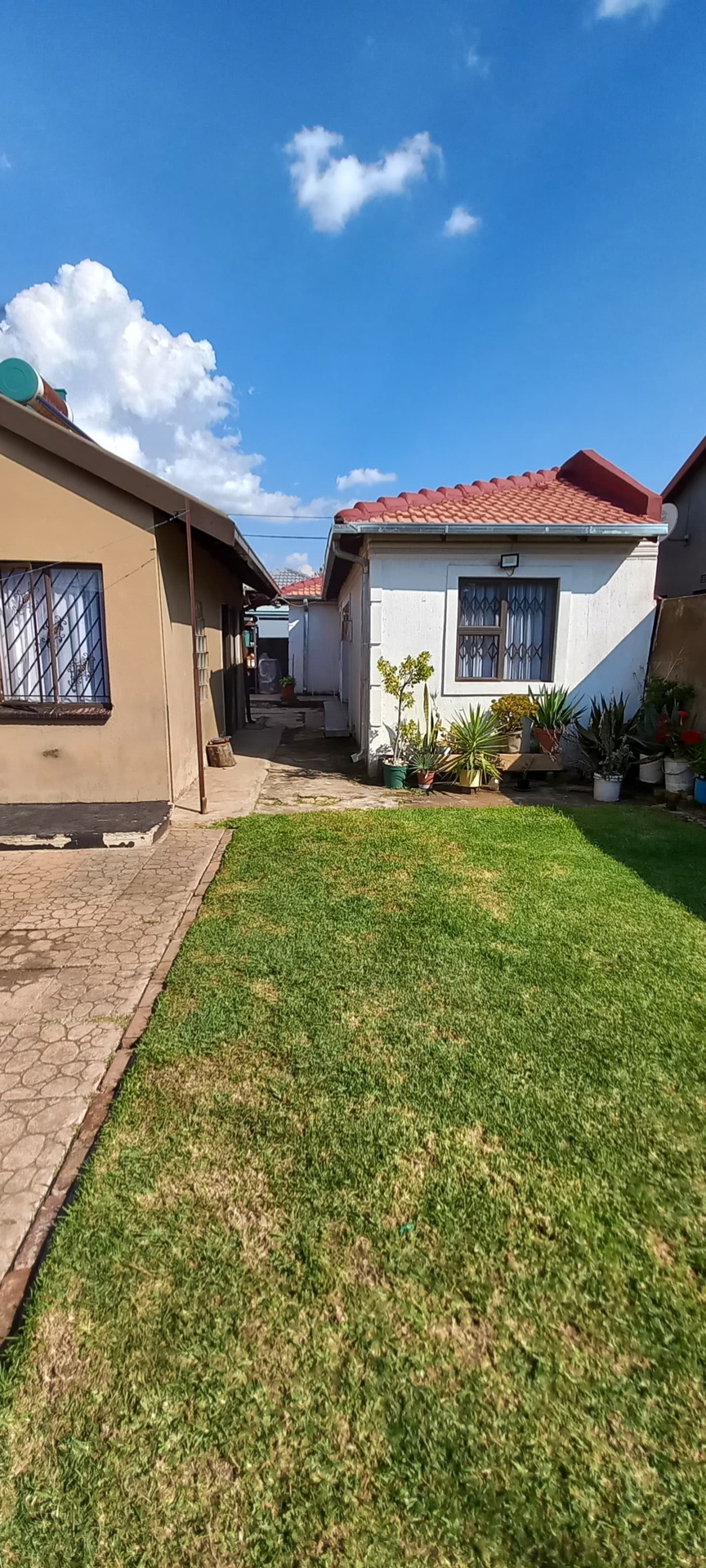 5 Bedroom Property for Sale in Protea Glen Gauteng