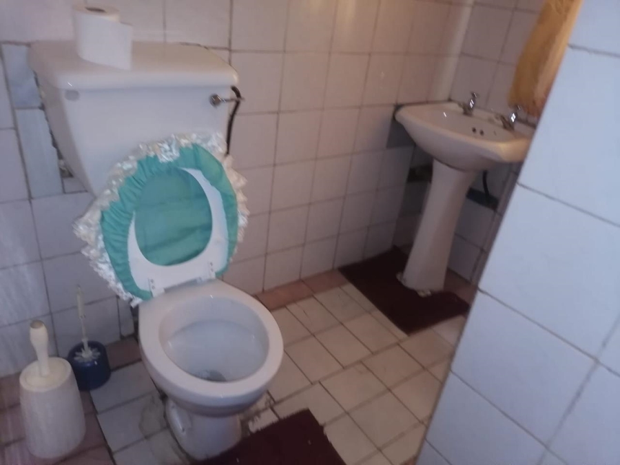 To Let 2 Bedroom Property for Rent in Daveyton Gauteng