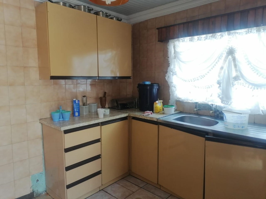 To Let 2 Bedroom Property for Rent in Daveyton Gauteng