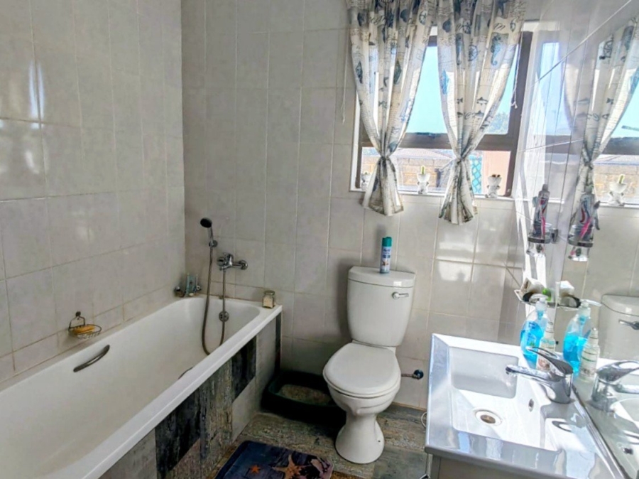 3 Bedroom Property for Sale in Kookrus Gauteng