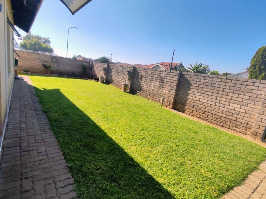 3 Bedroom Property for Sale in Kookrus Gauteng