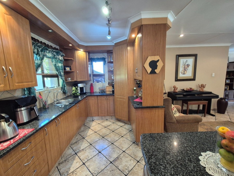 3 Bedroom Property for Sale in Vanderbijlpark SW 5 Gauteng