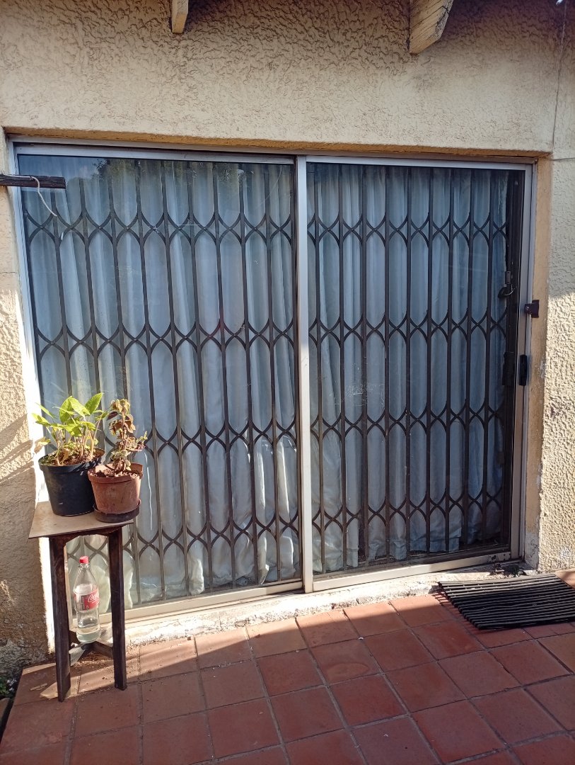 4 Bedroom Property for Sale in Hurst Hill Gauteng