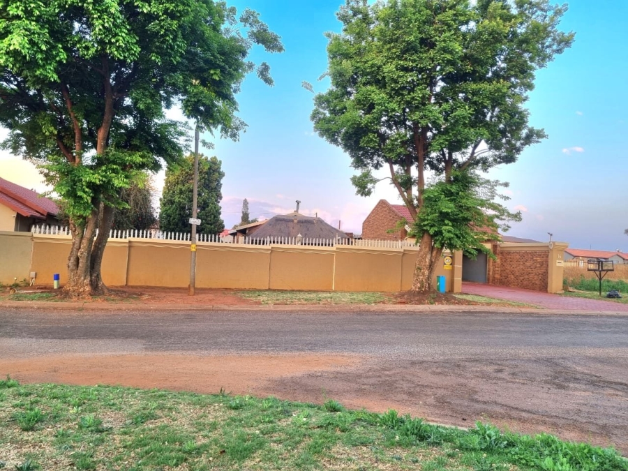 3 Bedroom Property for Sale in Dawn Park Gauteng