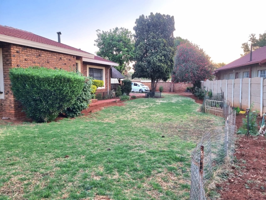 3 Bedroom Property for Sale in Dawn Park Gauteng