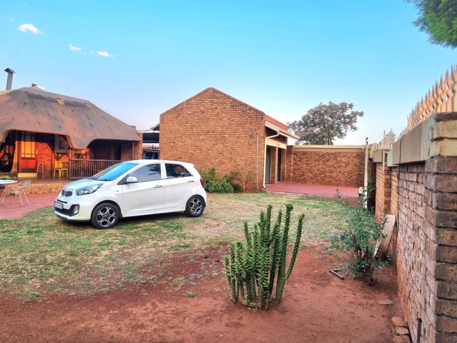 3 Bedroom Property for Sale in Dawn Park Gauteng