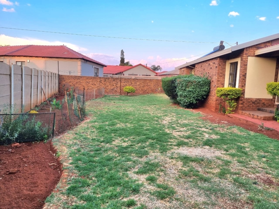 3 Bedroom Property for Sale in Dawn Park Gauteng
