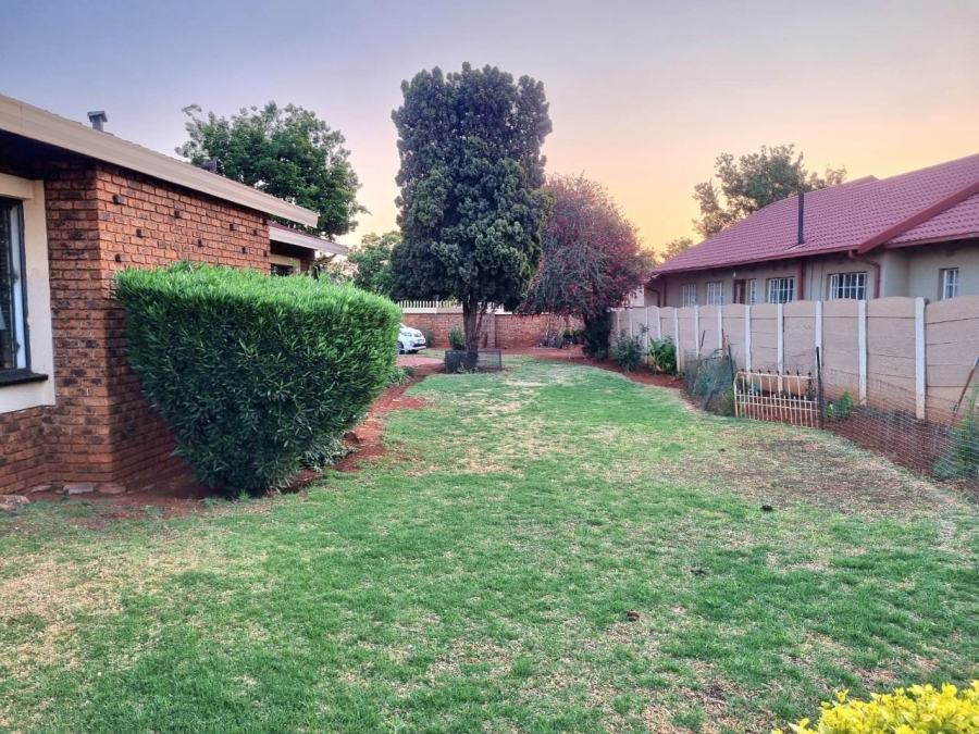 3 Bedroom Property for Sale in Dawn Park Gauteng