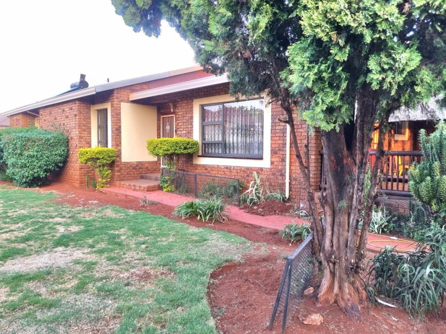 3 Bedroom Property for Sale in Dawn Park Gauteng