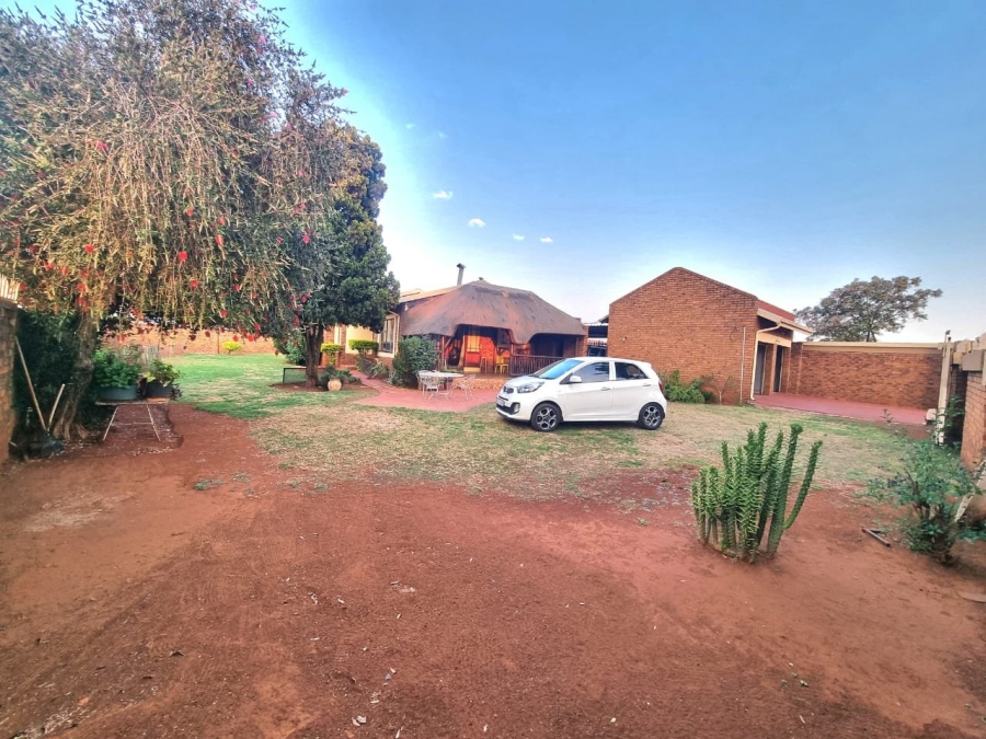 3 Bedroom Property for Sale in Dawn Park Gauteng