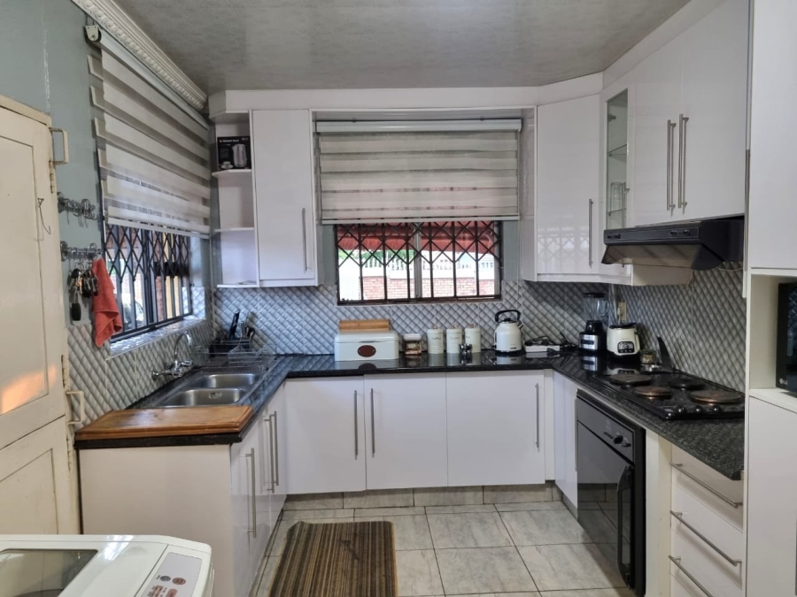 3 Bedroom Property for Sale in Dawn Park Gauteng