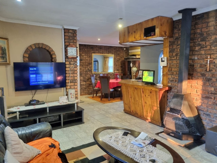 3 Bedroom Property for Sale in Dawn Park Gauteng
