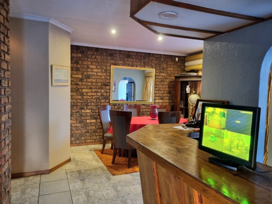 3 Bedroom Property for Sale in Dawn Park Gauteng