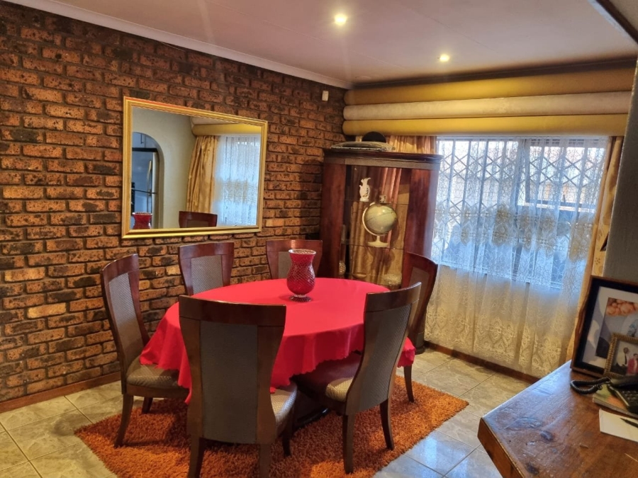 3 Bedroom Property for Sale in Dawn Park Gauteng