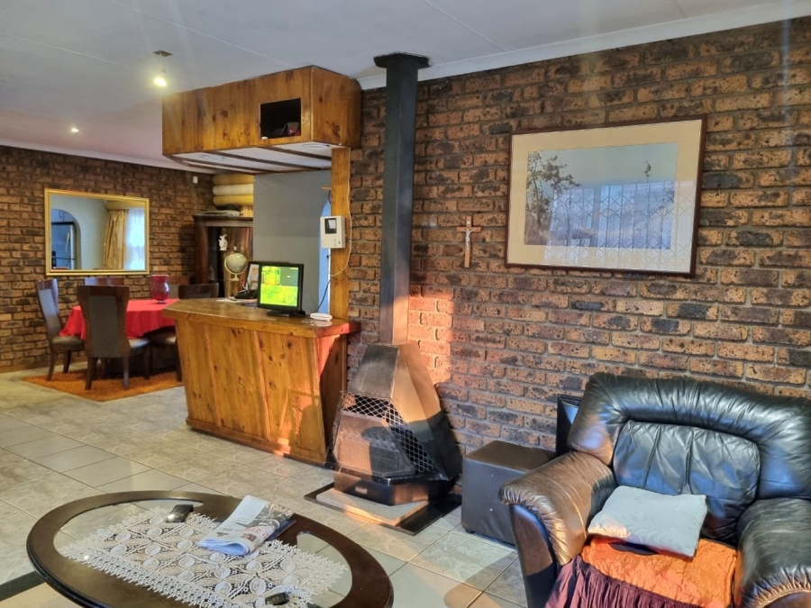 3 Bedroom Property for Sale in Dawn Park Gauteng