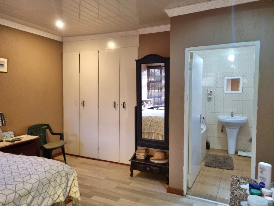 3 Bedroom Property for Sale in Dawn Park Gauteng