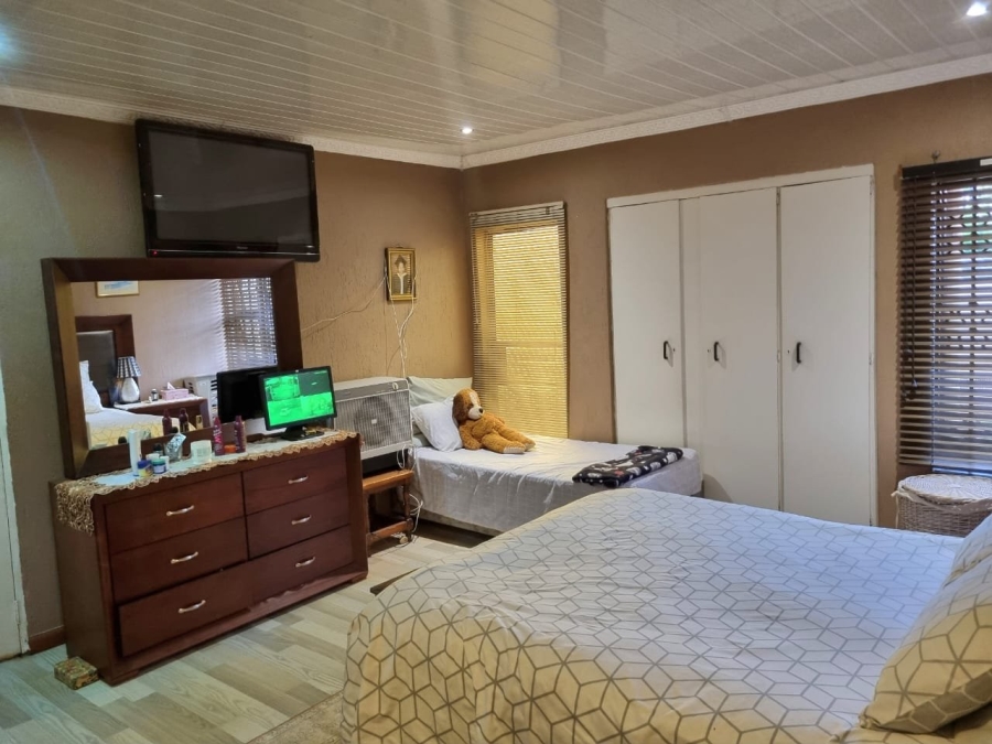 3 Bedroom Property for Sale in Dawn Park Gauteng