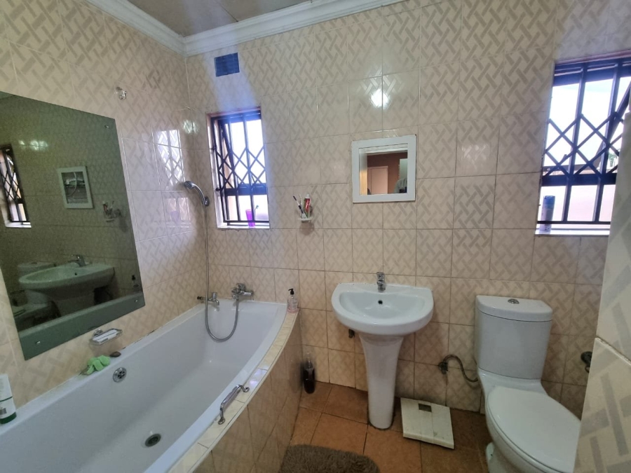 3 Bedroom Property for Sale in Dawn Park Gauteng
