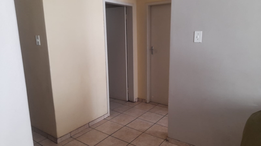 2 Bedroom Property for Sale in Vanderbijlpark Cw 6 Gauteng
