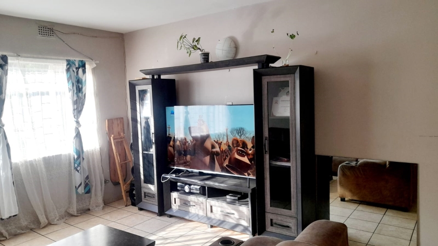 2 Bedroom Property for Sale in Vanderbijlpark Cw 6 Gauteng