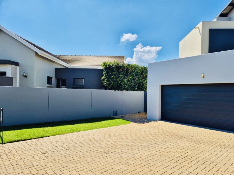 3 Bedroom Property for Sale in Midstream Meadows Gauteng