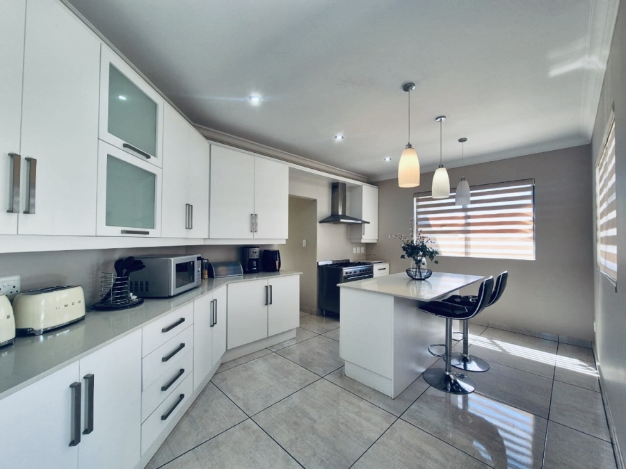 3 Bedroom Property for Sale in Midstream Meadows Gauteng