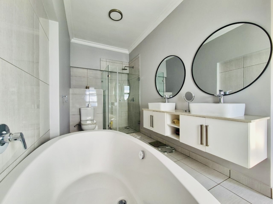 3 Bedroom Property for Sale in Midstream Meadows Gauteng