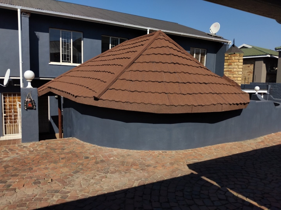 2 Bedroom Property for Sale in Primrose Hill Gauteng
