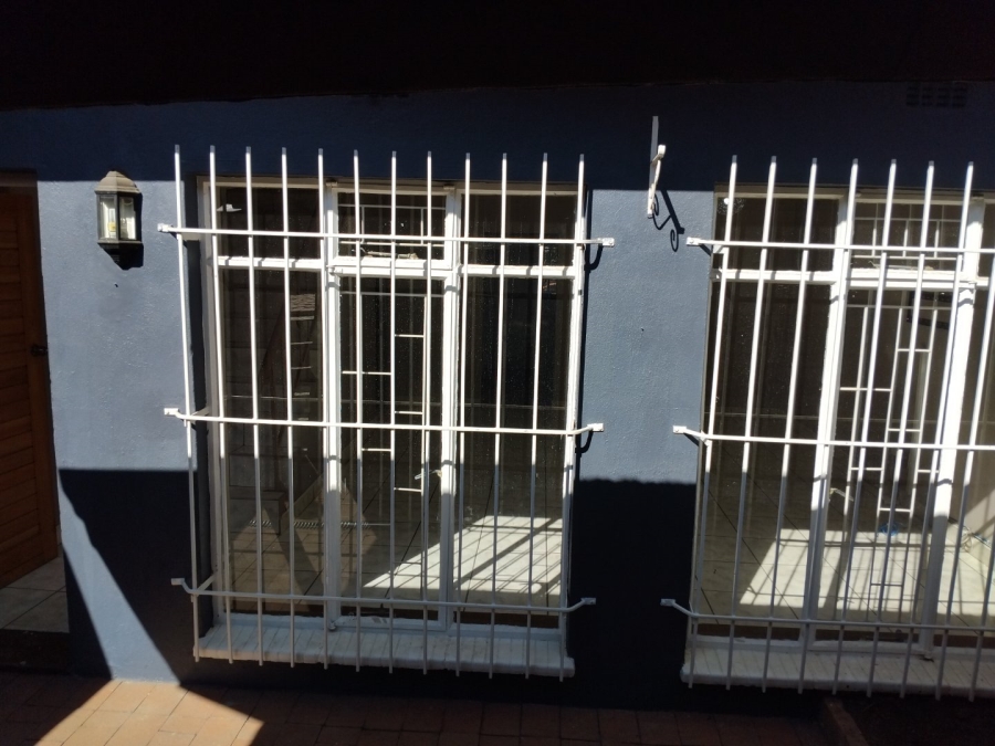 2 Bedroom Property for Sale in Primrose Hill Gauteng