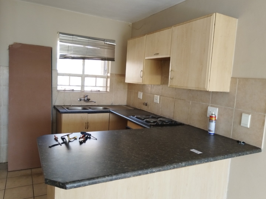 To Let 2 Bedroom Property for Rent in Karenpark Gauteng