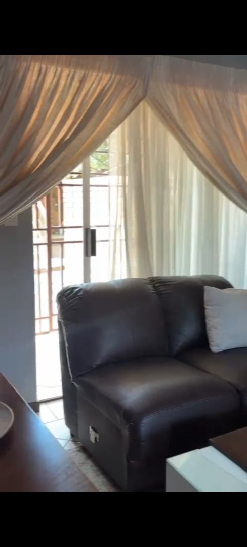 To Let 2 Bedroom Property for Rent in Karenpark Gauteng